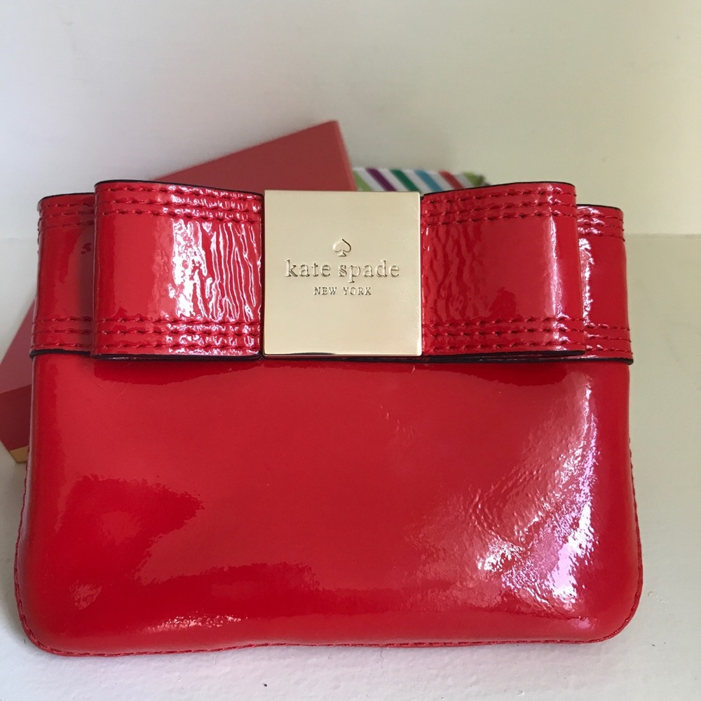 Kate Spade Red Patent Leather Bow Wallet with Gold Logo Plate - Picture 2 of 4